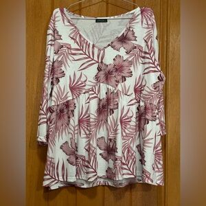 V-Neck Floral Peplum Tunic in Dusty Rose pit 26” L 28”